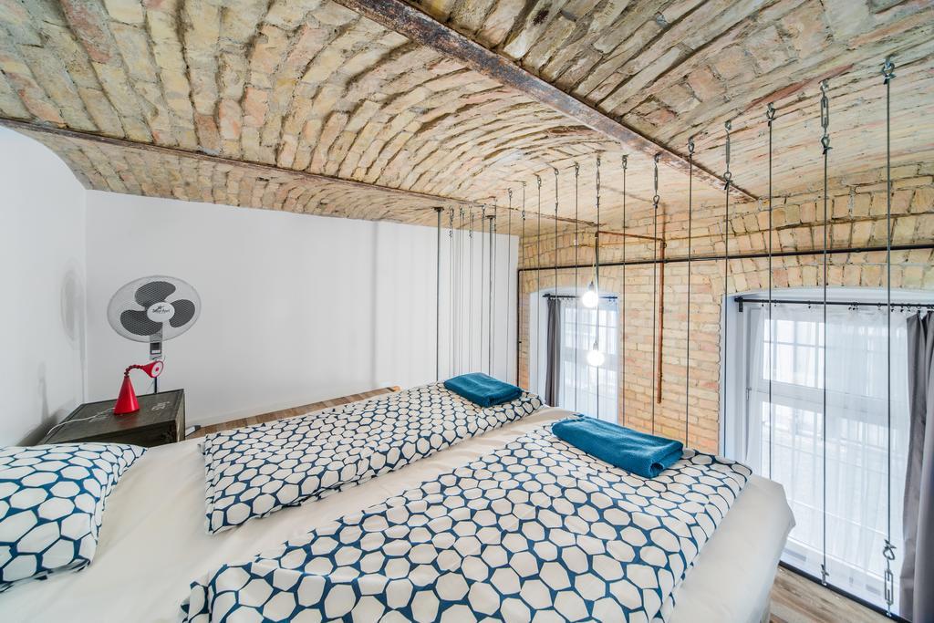 Kazinczy At Szimpla Apartment — Photos 3
